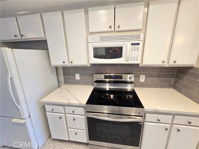 Foto del edificio - 8828 Pershing Dr