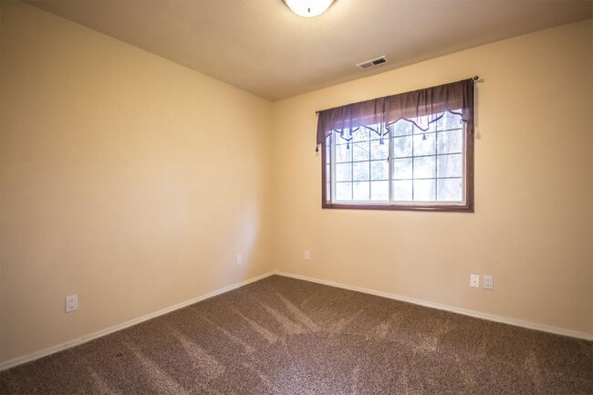 Building Photo - 206 S Riverside Harbor Dr