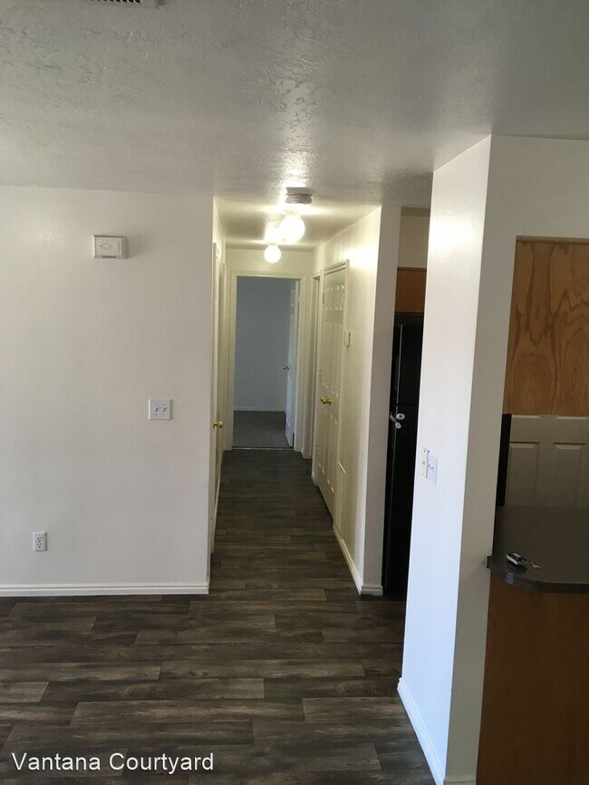 Building Photo - 232 Vantana Ct