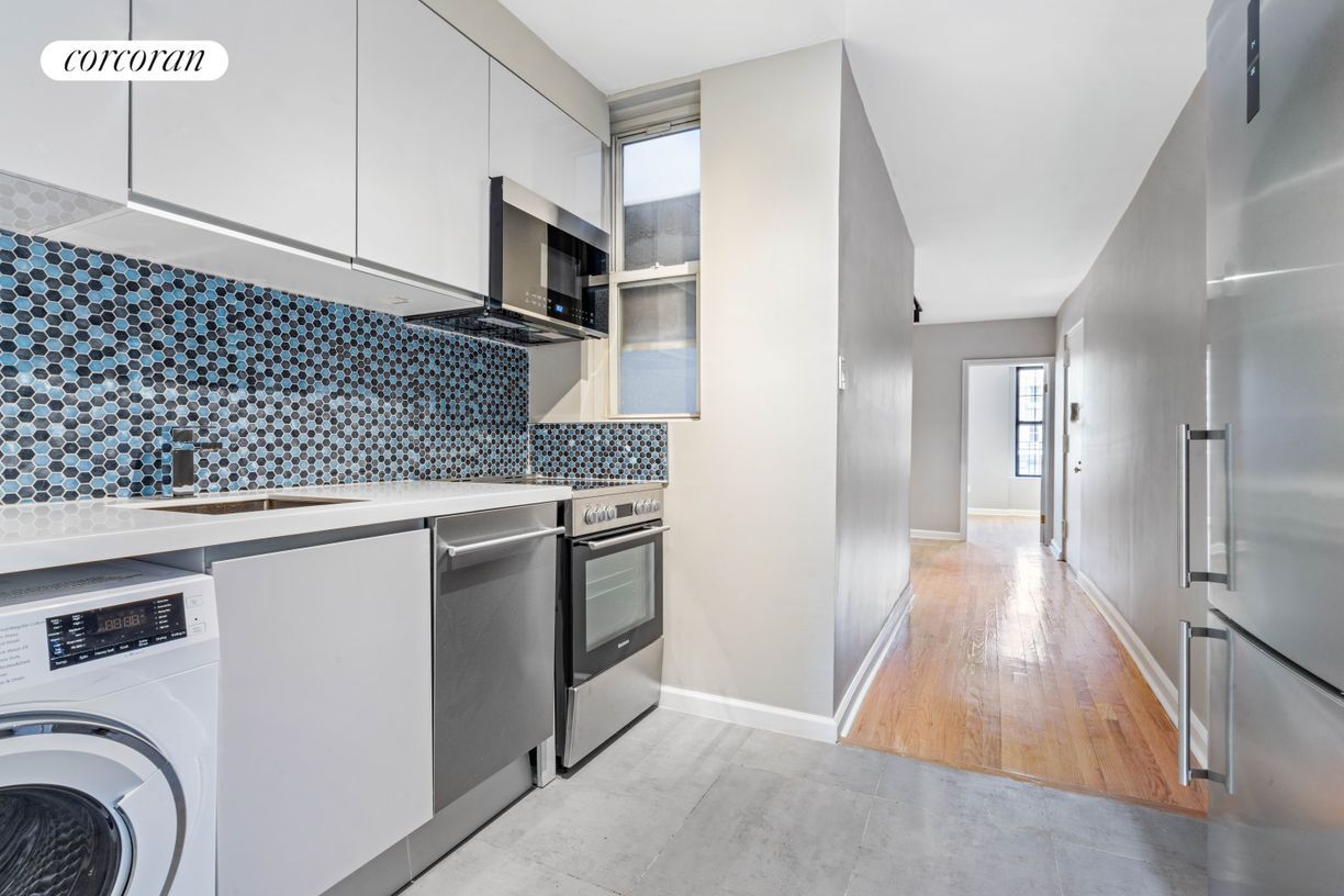 Primary Photo - 714 Greenwich St