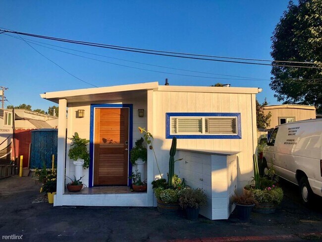 Foto del edificio - 527 McLaughlin Ave