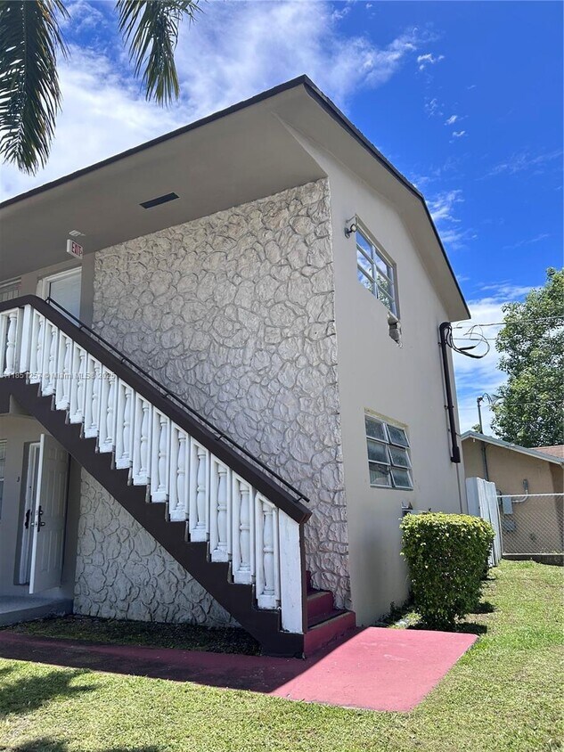 Building Photo - 50 NE 84th St