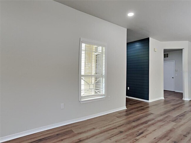 Building Photo - 4007 Palmetto Palm Ct