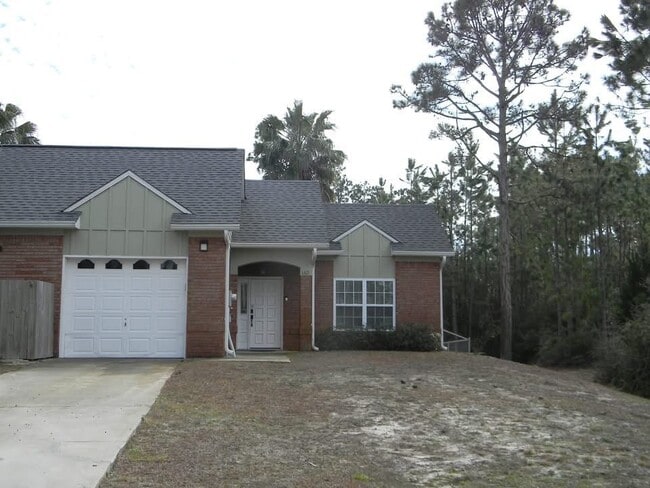Building Photo - 1412 Country Club Rd