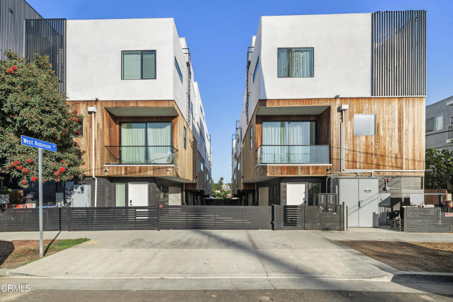 Foto principal - 3221 W Robinson Ln