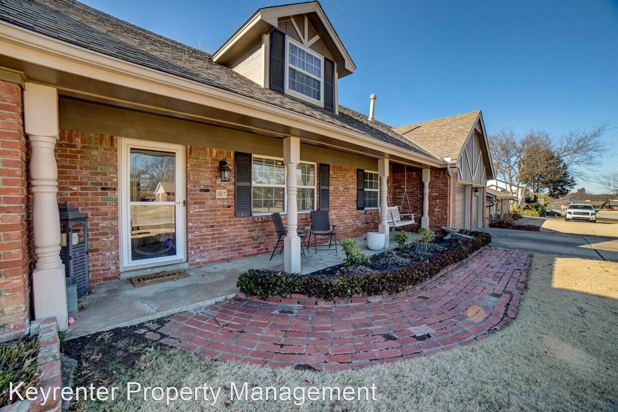 Foto principal - 4 br, 3 bath House - 5832 S Hudson Pl