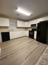 Building Photo - 1605 Cedar Shoals Dr