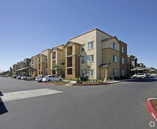 Foto del edificio - Arbor Creek Family Apartments