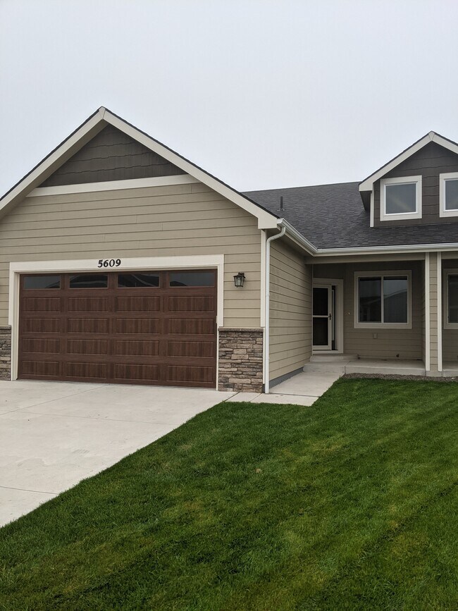 Front Entry - 5609 Franklin Dr