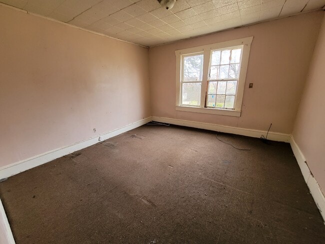 Building Photo - 2039 Looney St