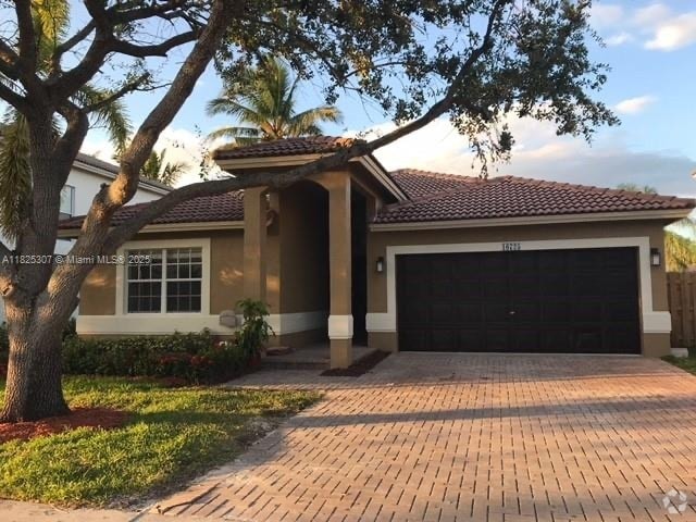 Building Photo - 16725 Sapphire Ct