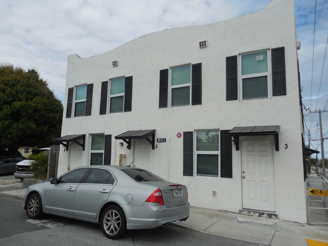 Primary Photo - 801 Dobbins St
