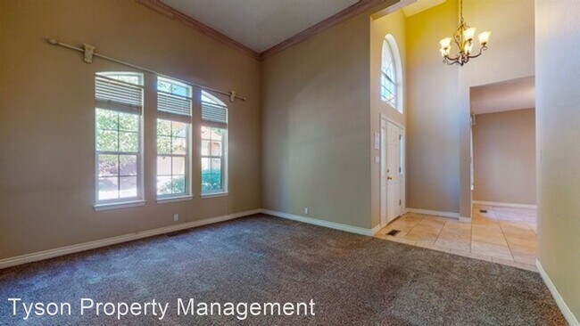 Building Photo - 3 br, 2.5 bath House - 12016 Caribou NE