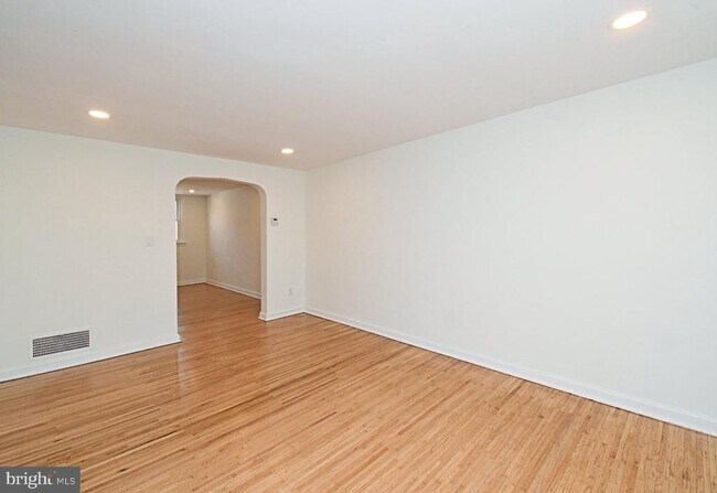 Foto del edificio - 2219 Ardmore Ave