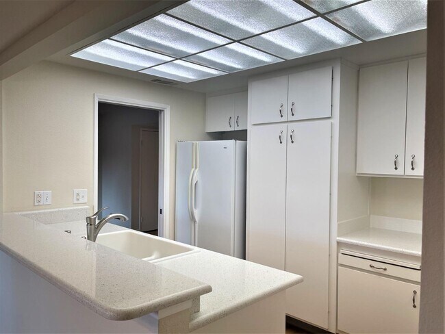 Building Photo - 5143 Cribari Pl