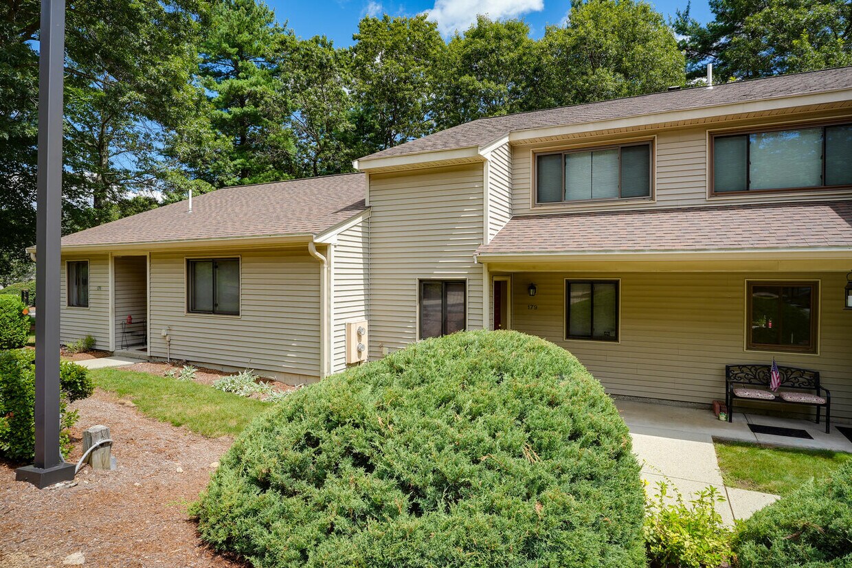 179 Highwood Dr Unit 179, Franklin, MA 02038 Condo for Rent in