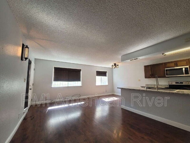 Building Photo - 10 La Pera Ct