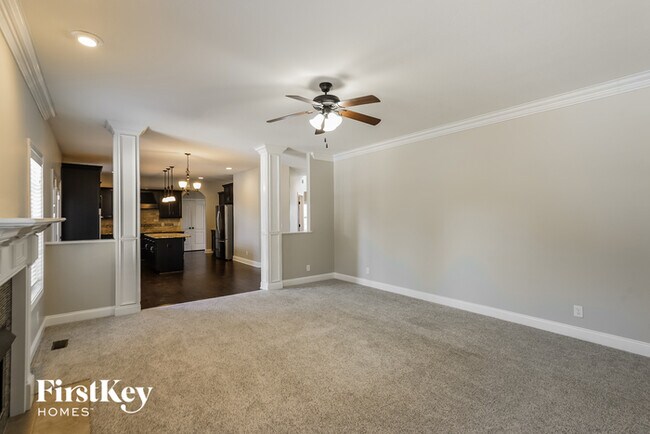 Foto del edificio - 3185 Timberdale Dr