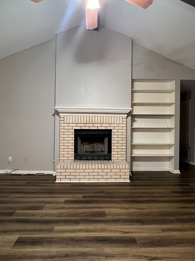 Building Photo - 16 Scarlet Maple Ct., Little Rock AR 72223...