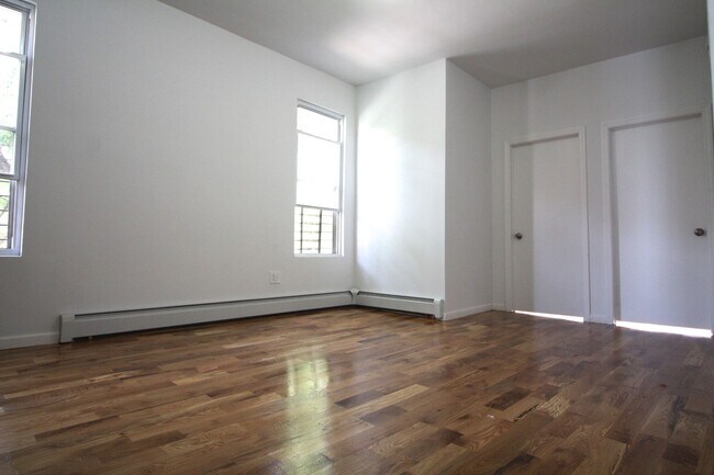 Building Photo - 291 Bonner Pl