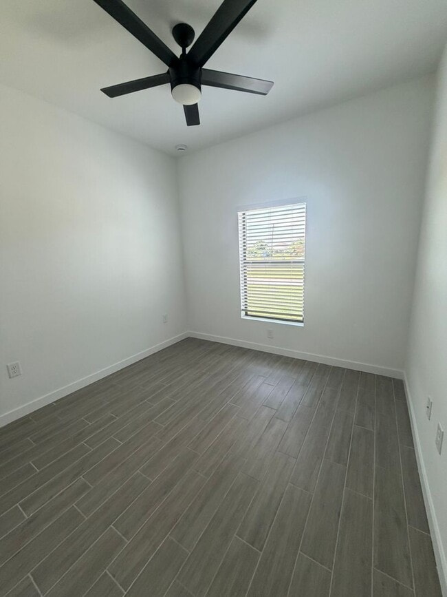 Foto del edificio - 1504 Gary Ln