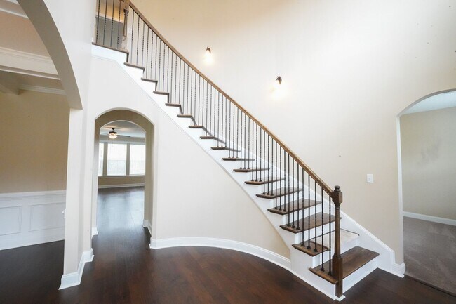 Foto del edificio - Available Now!