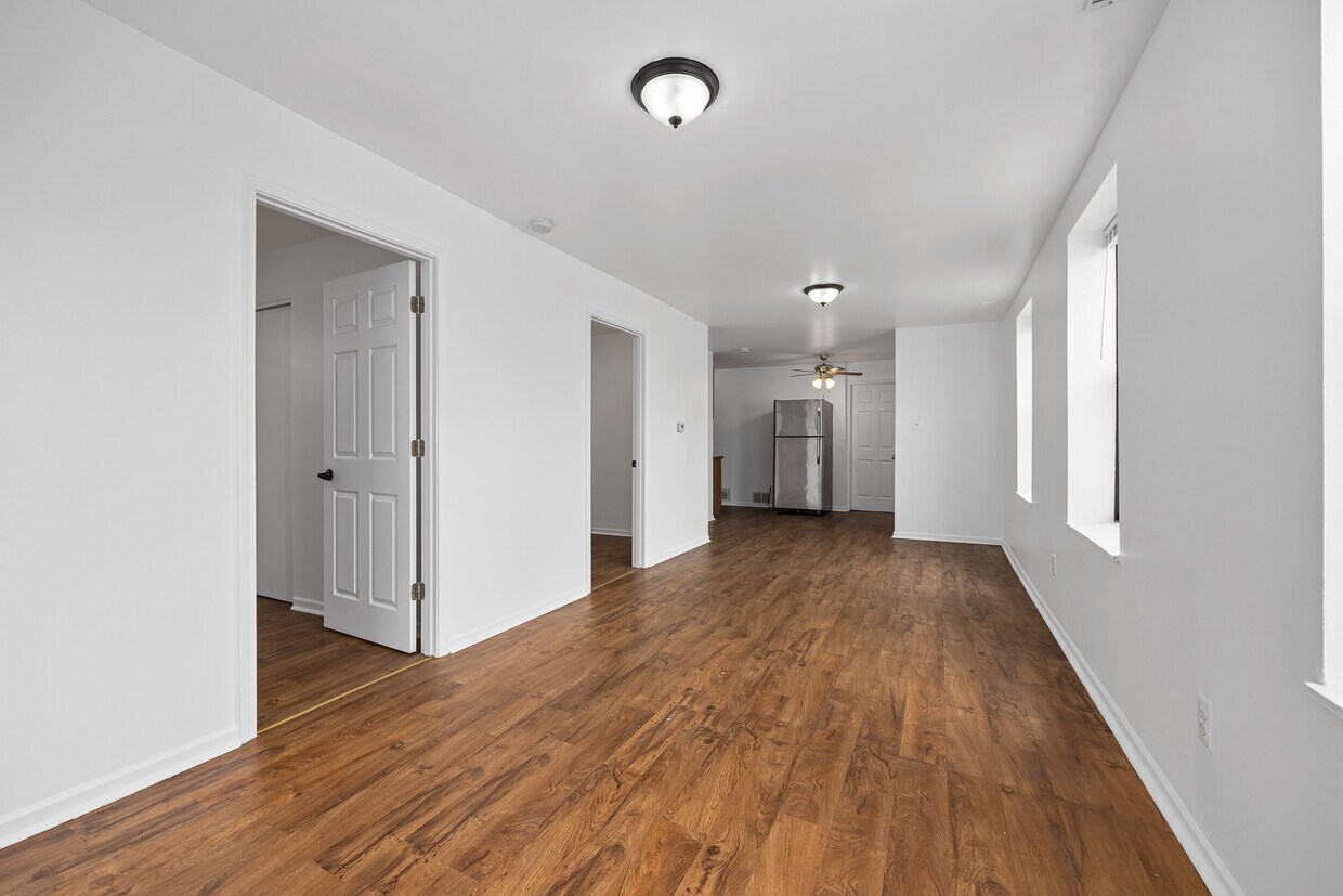 Foto principal - 2702 S Spaulding Ave