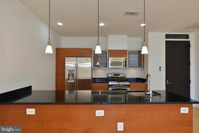 Foto del edificio - 12025 New Dominion Pkwy