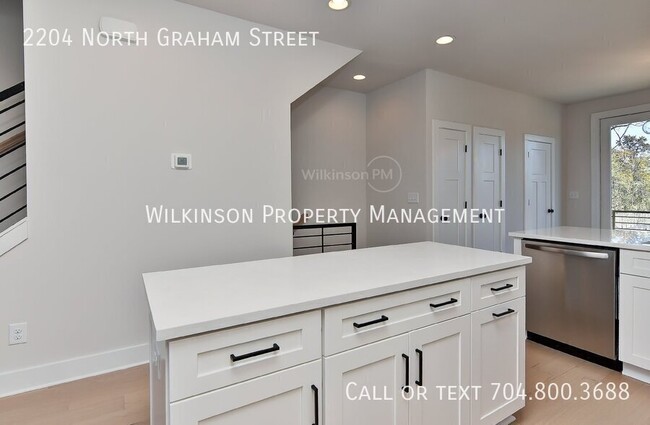 Building Photo - Luxury Urban Living 3-bed 3.5-bath NODA