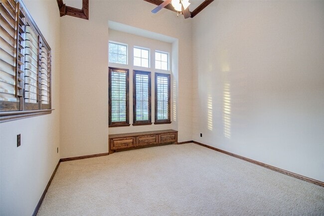 Building Photo - 158 N Almondell Way