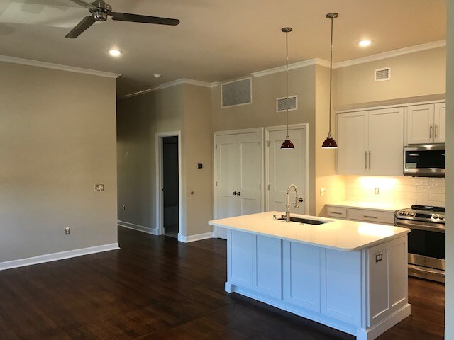 Foto del edificio - 205 N Williams St