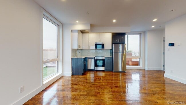 Foto del edificio - 138-28 Queens Blvd