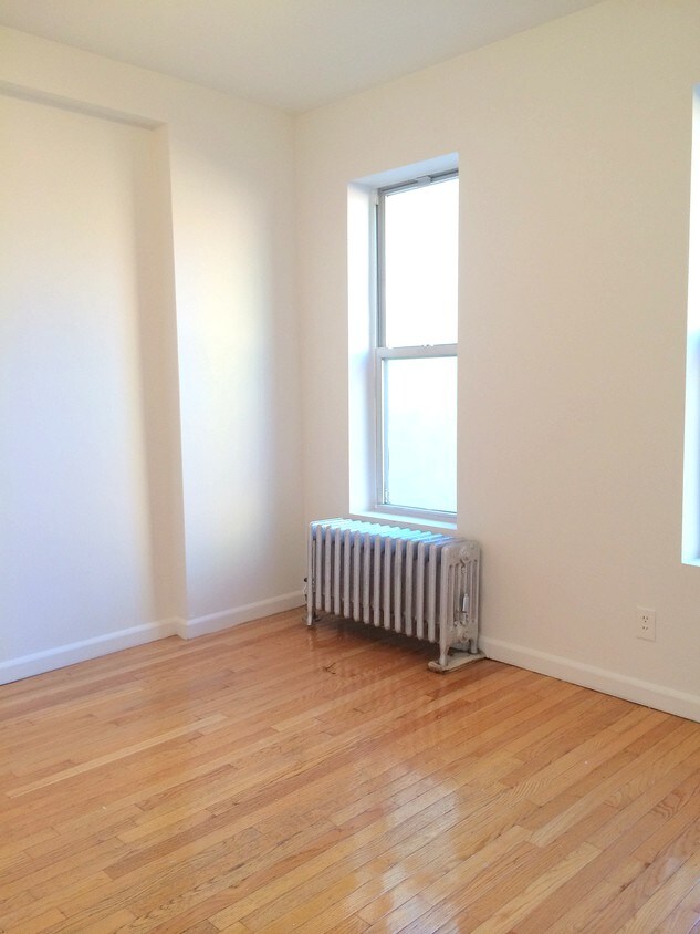 Primary Photo - 184 E 3rd St