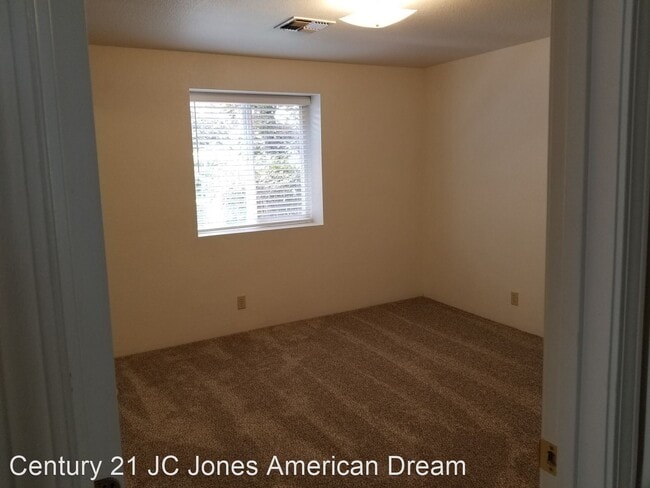 Building Photo - 2 br, 2 bath House - 1129 Willow Lane  #8