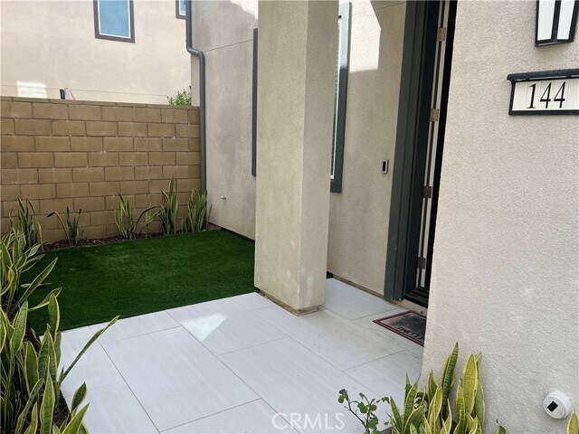 Building Photo - 144 Sash