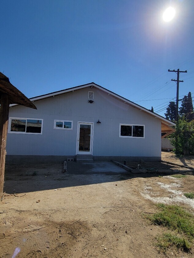 801 Sansome St, Bakersfield, CA 93307 House for Rent in Bakersfield