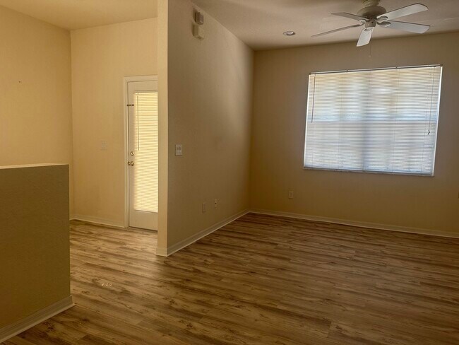 Building Photo - 3141 SE Lexington Lakes Dr