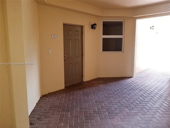 Foto del edificio - 10800 NW 88th Terrace