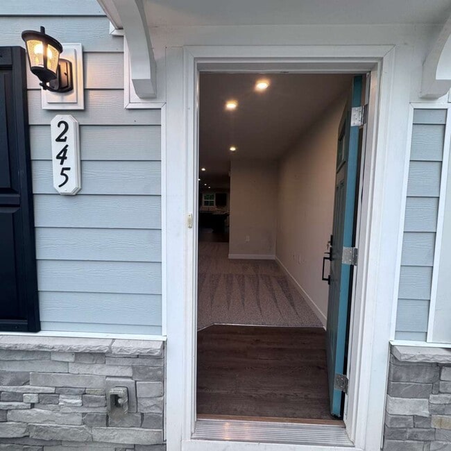 Building Photo - 245 Scenic Rd