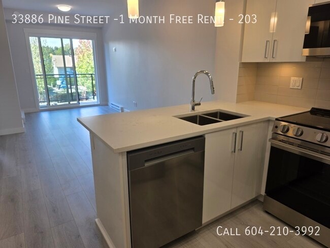 Building Photo - Brand New Jacob Building