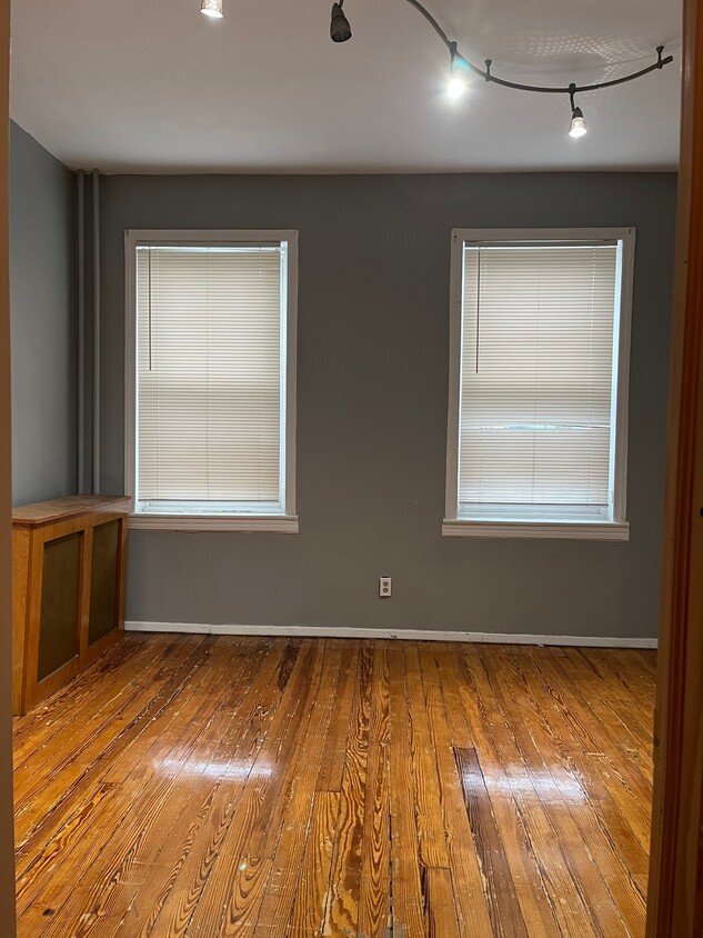 Photo - 34-32 38th St (Queens, NY)