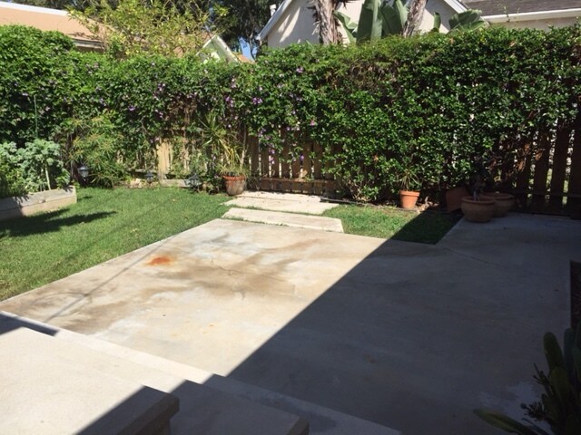 Yard - 9052 1/2 Poinsettia Ct