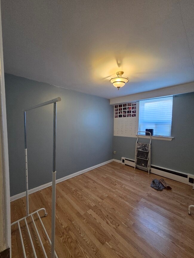 Building Photo - 14 Denbigh Cres