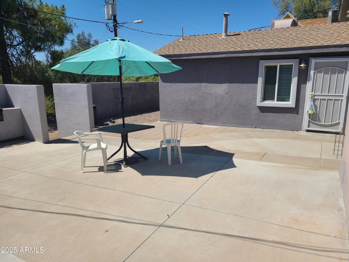 Primary Photo - 145 W Wickenburg Way