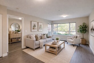 Building Photo - 2425 W 4th Ave