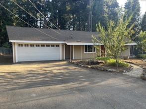 Building Photo - 6876 Ridgeway Dr