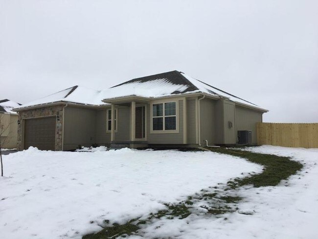 Building Photo - 505 191st Terrace