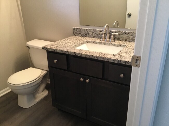 Foto del edificio - 1465 Creekside Dr