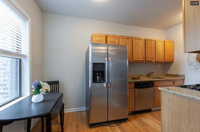 Foto del edificio - Uptown - 1 Bed / 1 Bath - Dog Friendly!