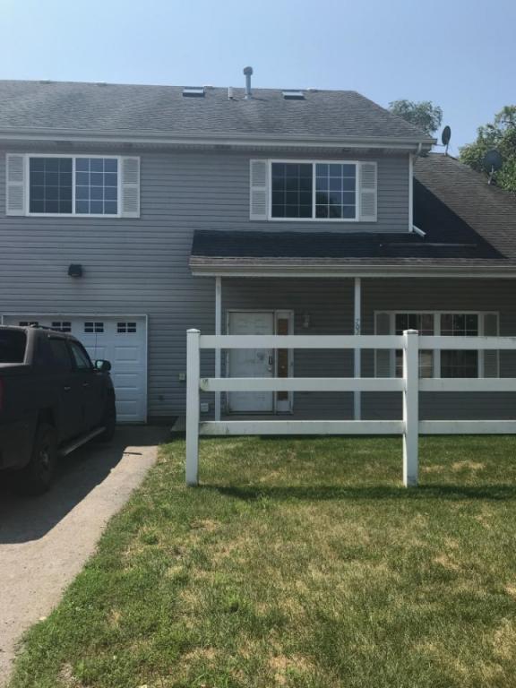Foto principal - 702 Shady Acres Ln